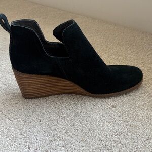 Toms Kallie Women's Black Suede Wedge Ankle Boot
